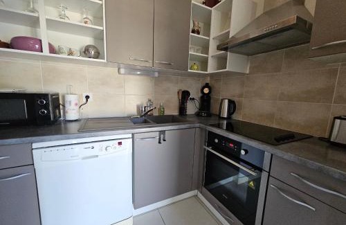 Banyuls-sur-Mer Apartment | Banyuls-sur-Mer: Appartement pour 5 pers. avec terrasse, calme et parking sécurisé - FR-1-309-516