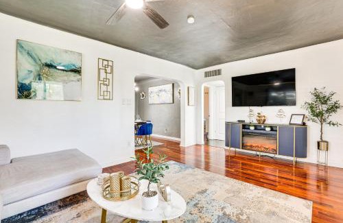 Encanto House | Bar and Fire Pit Pet-Friendly Phoenix La Casita
