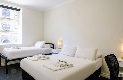 Chippendale Hotel | Bar Broadway