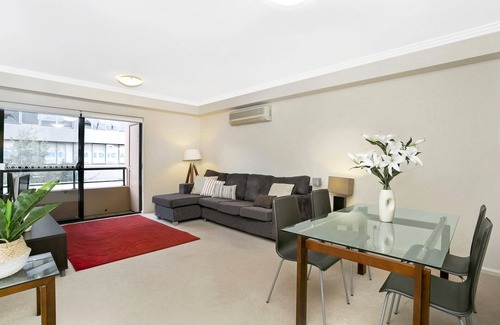 Cremorne Apartment | BAR09 - Convenient Living in the Heart of Cremorne