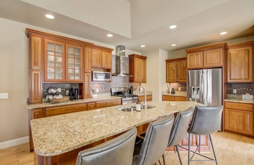 Baraboo Condo | Baraboo Country Club - Friends & Families Welcome