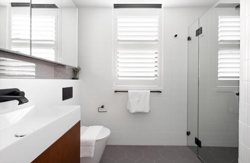Millers Point Apartment | Barangaroo Park Apartments by Urban Rest
