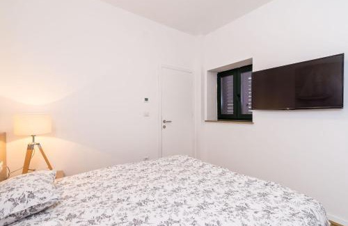 Molunat Apartment | Barbara