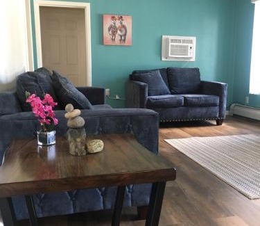 Lake George Hotel | Barberry Court Motel &Cabins