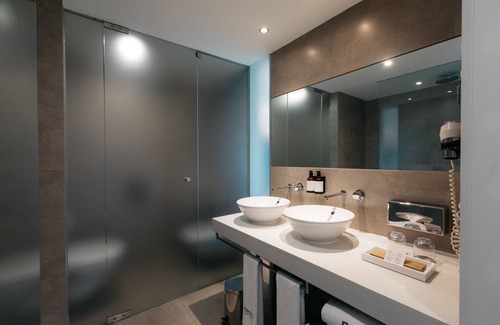 Penya-roja Hotel | Barcelo Valencia Hotel