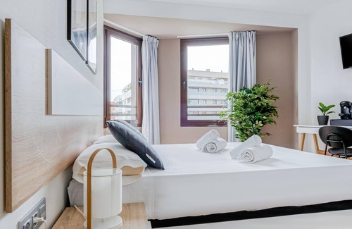 Sarria Apartment | Barcelona C. de Fontcoberta | Double Room