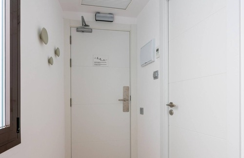 Sarria Apartment | Barcelona C. de Fontcoberta | Budget Single Room