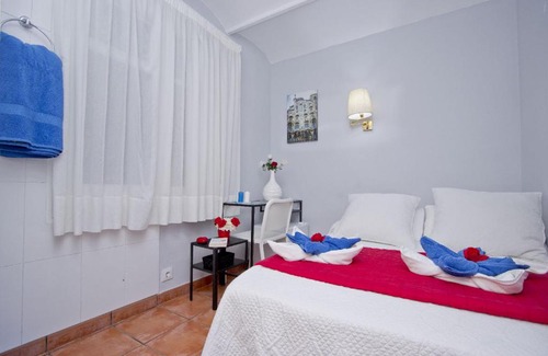 el Camp d'en Grassot i Gracia Nova House | Barcelona City Rooms