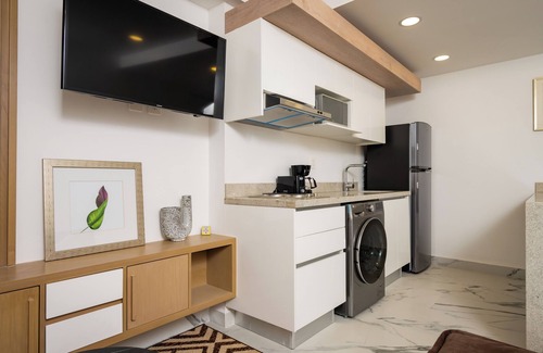 Downtown Cancun Hotel | Barcelona Condos Cancun