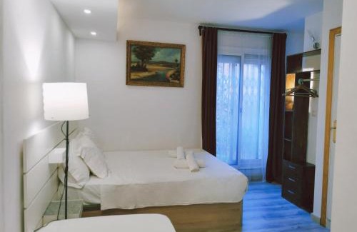 Badalona House | Barcelona CoronaHostal
