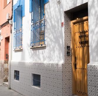 Sant Adria de Besos Apartment | Barcelona Studios with private kitchen, toilet & shower 20min from the center 5min to the beach