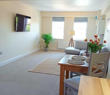 Salisbury Apartment | Barchester House Apartments Delux