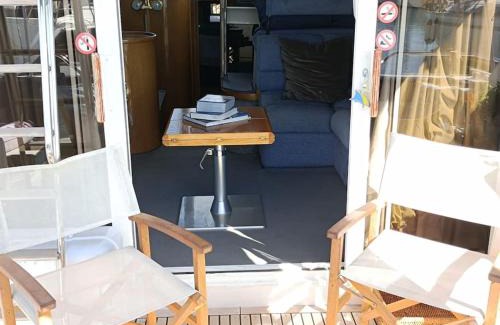 Cascais Boat Rental | Barco Apartamento Buzios III Cascais