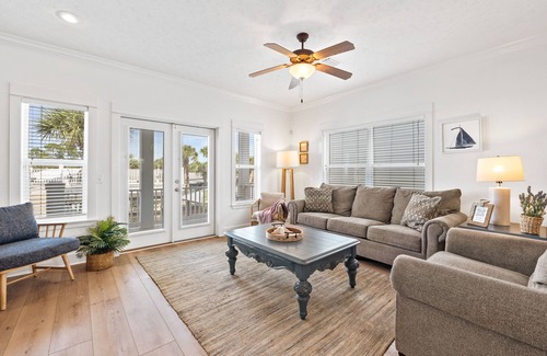 Upper Grand Lagoon Condo | Barefoot Boat Bums by Book That Condo