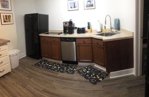 Grand Haven Apartment | Barefoot Daves ⚓️ Pets considered with fee.