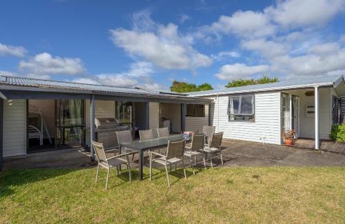 Matarangi House | Barefoot Daze - Matarangi Holiday Home