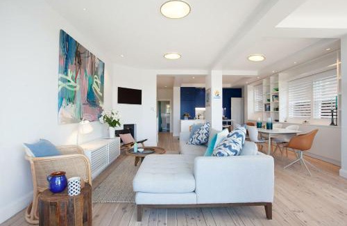 Bronte Apartment | Barefoot in Bronte IH