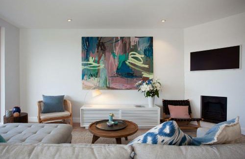 Bronte Apartment | Barefoot in Bronte IH