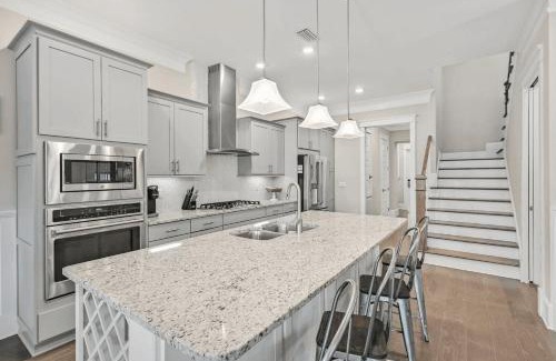Santa Rosa Beach House | Barefoot Paradise by AvantStay Walk to Beach Pool Bikes