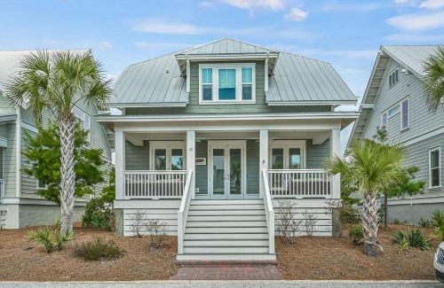 Santa Rosa Beach House | Barefoot Paradise by AvantStay Walk to Beach Pool Bikes