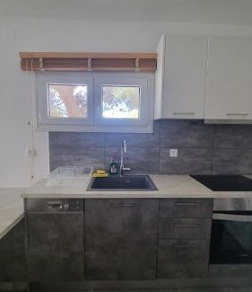 Aliki Apartment | Barewake's Place 3 Cosy Apt perfect for romantic getaway by the sea