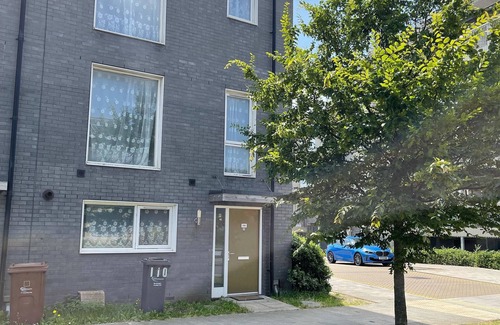 Thames House | π Barking/Dagenham/Contractors& Leisure(3-10 guests)