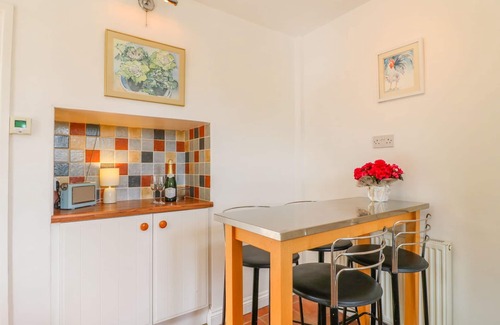 Oakamoor Cottage | BARKS COTTAGE, pet friendly, character holiday cottage in Oakamoor