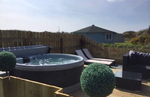 Hartland Cabin | Barley Bay Cabin @ Coastal Cabins Glamping
