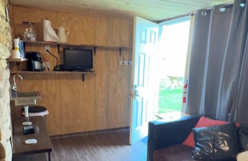 Mesena House | Barn Apartment located in beautiful Warrenton GA. 52ac, Lakes, Walks and more!