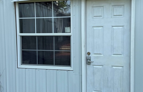 Mesena House | Barn Apartment located in beautiful Warrenton GA. 52ac, Lakes, Walks and more!