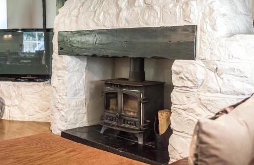 Penally Apartment | Barn Conversion - Hot Tub - Penally - Tenby