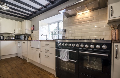 Penally House | Barn Conversion - Hot Tub - Penally