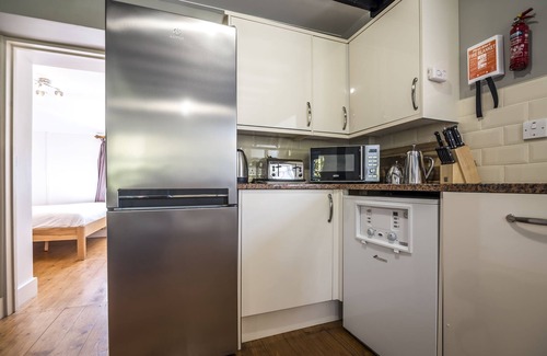 Penally House | Barn Conversion - Hot Tub - Penally