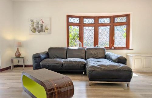 Littlehampton House | Barn Cottage