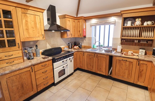 Alford Cottage | BARN COTTAGE, pet friendly, character holiday cottage in Alford