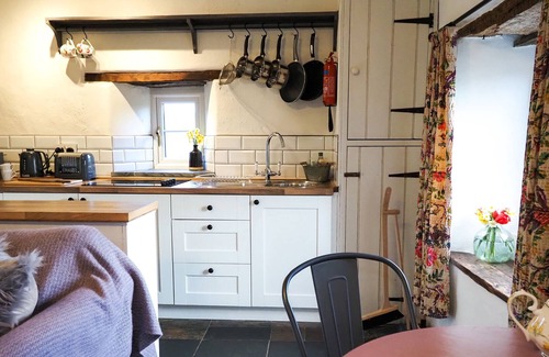Pelynt Cottage | BARN COTTAGE, romantic, character holiday cottage in Pelynt