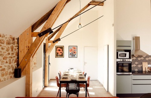 Assier House | Barn La Roca Masia-Les Coquelicots, swimming pool, garden, 4 bedrooms 8/10 persons