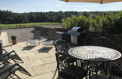 Winkhill House | Barn - Sleeps 4 - Pet friendly - Garden