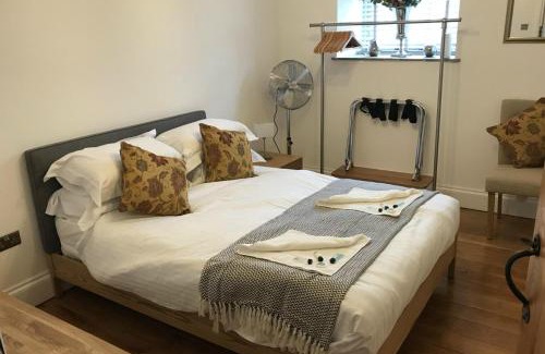 Winkhill House | Barn - Sleeps 4 - Pet friendly - Garden