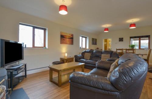 Bideford House | Barn View