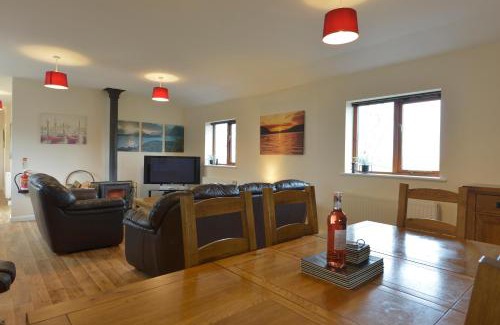 Bideford House | Barn View