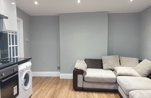 High Barnet Apartment | Barnet Luxury Apartment can sleep 4 people just few mins away from Station