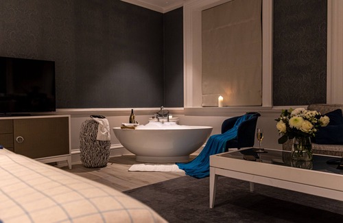 Wonersh Hotel | Barnett Hill - Luxury Hotel