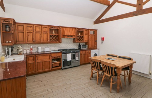 Foxt Cottage | BARNFIELDS HOLIDAY COTTAGE, family friendly in Kingsley