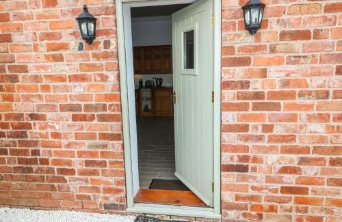 Foxt House | Barnfields Holiday Cottage
