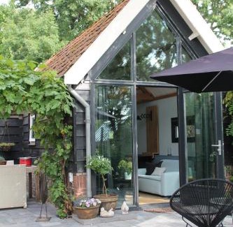 Woudrichem Apartment | Barnhouse