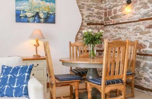 Lynton House | Baronet's Quarters