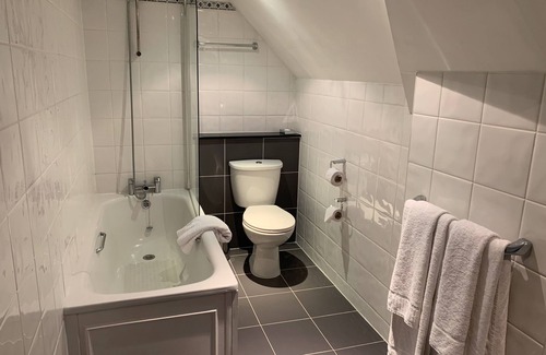 Walsall Hotel | Barons Court Hotel