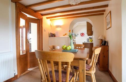 Llanfairpwllgwyngyll House | Barras Cottage