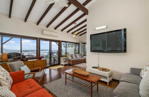 Crescent Head House | Barrels Beach House, 28 Dulconghi Street